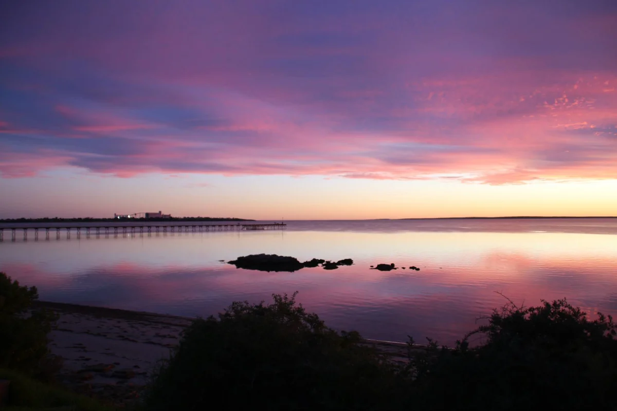 ​Swimming&nbsp;During the summer months a popular swimming location is Alexander's Beach. Located just 300 metres to the north of Ceduna's jetty, Alexander's Beach facilities include a shade shelter. This beach is conveniently located a few minutes walk from Ceduna's main shopping street where you will find a number of coffee shops and fast food shops. Another popular location is next to the Ceduna Sailing club located a few hundred metres south of the Ceduna Jetty. Here visitors will find grassed areas and a moored raft out from the shore. Along the foreshore travelers will also find some playgrounds for the kids
